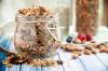 Granola za zajtrk: kaj je koristno in kako kuhati