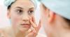 3 učinkovitih načinov za pomoč znebiti modric in temne kolobarje pod očmi