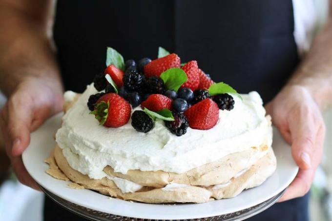 Recept naravnega jagodičja meringue korak za korakom: kuhanje v pečici