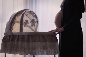 Prezgodnje rojstvo: kako jih preprečiti, je nevarnost za mater in otroka