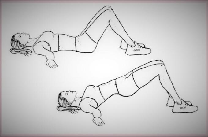 Leži na hrbtu, upognite kolena. Začetek dvigniti medenico navzgor, ne da bi odstranili rezila iz površine. Izvajanje 3 sklope 15-20 ponovitvami.