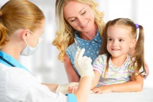 Ponovno cepljenje: zakaj in ali bo cepljeni in slabovidni otroci