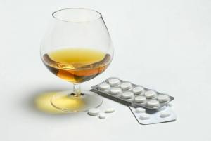 Zdravila, ki nikakor ne more biti v kombinaciji z alkoholom