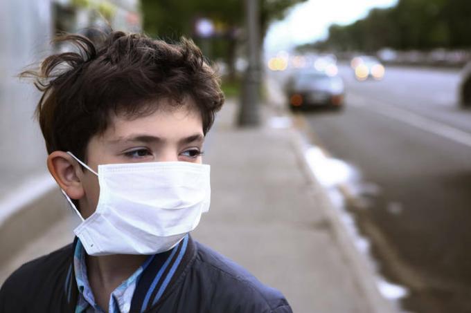 Ukrajinski minister za zdravje je povedal, koliko mask na dan morate dati otroku v šolo