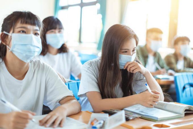 Ministrstvo za zdravje je med pandemijo označilo pogoj za zaprtje šol in vrtcev