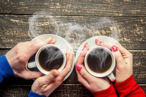 Za ljubitelje kave: 5 načinov za zmanjšanje kalorij v kavi