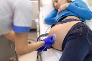 Zdravniki svetujejo rojstvo prvega otroka po 30. letu