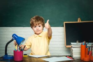 All inclusive! Top 5 nasvetov, kako dvigniti otroka v šolo brez kakršnih koli težav