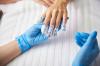 Karantenski saloni: kako odstraniti gel lak doma