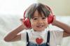 Dr.Komarovsky je povedal, kako izbrati varne slušalke za otroka