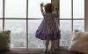 Kako otroka zaščititi pred padcem skozi okno: svetuje strokovnjak
