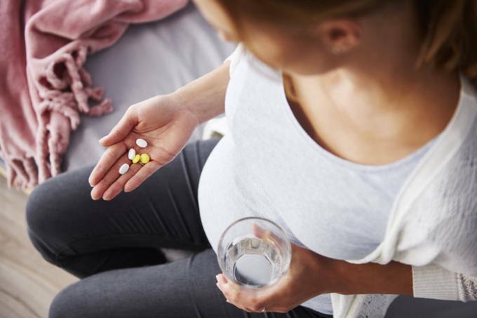 Ne samo za nosečnice: zdravniki so povedali, kdo mora jemati folno kislino in zakaj