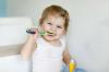 TOP 5 mitov o mlečnih zobeh, v katere starši verjamejo