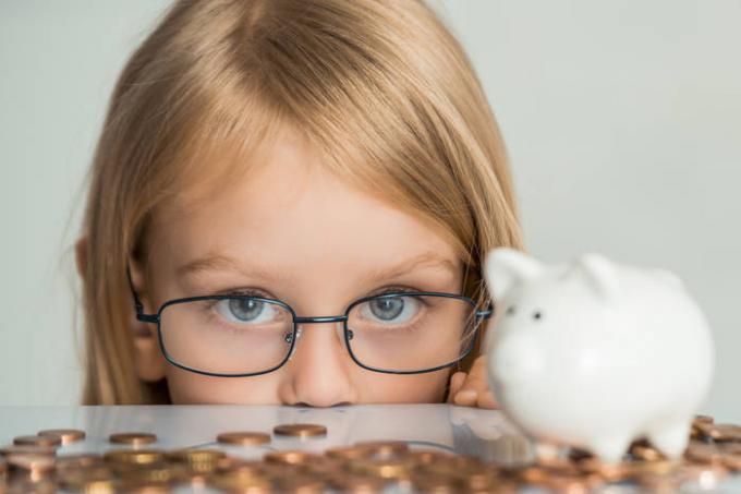 Kako vzgajati otroka finančne pismenosti: 17 nasvetov