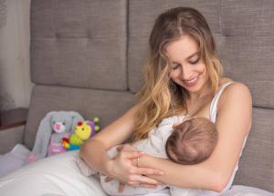 Kako rešiti družino, ki ima majhnega otroka: 7 nasvetov za mlade matere